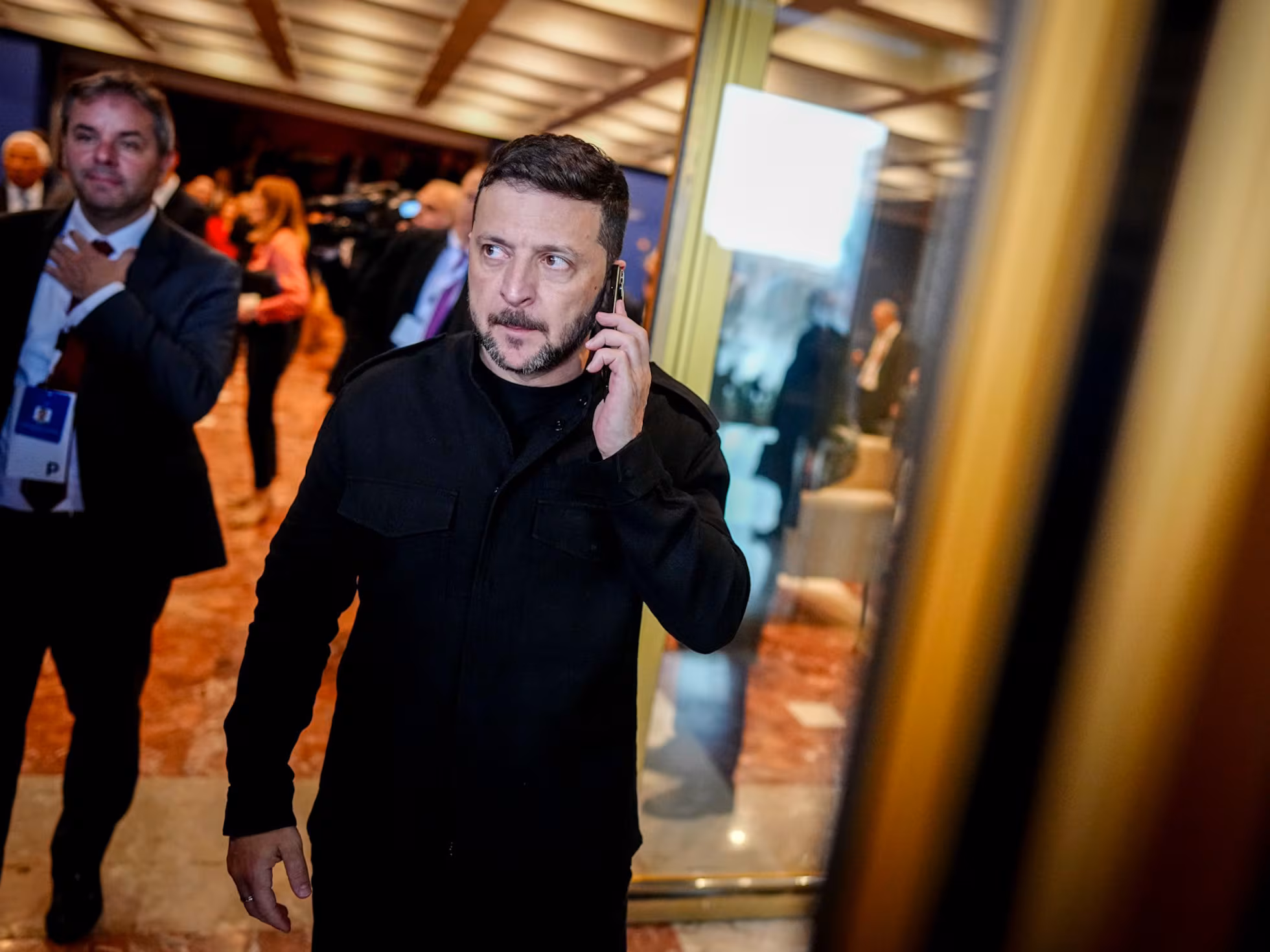 Zelensky confirms he had a "difficult" call with US mediators | De Último Minuto English