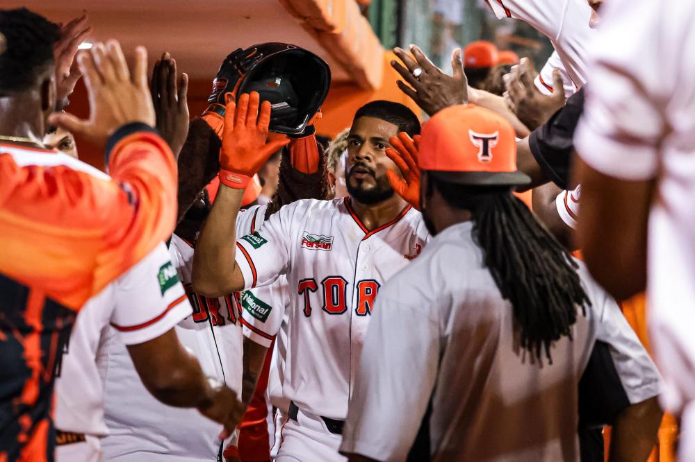 Toros extend their dominance with a fourth straight victory and surpass Leones 7-4 | De Último Minuto English
