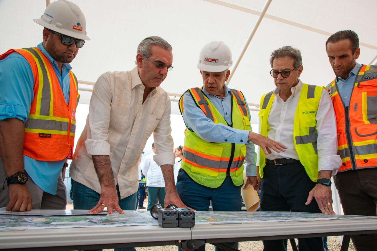 Abinader supervises construction of the República de Colombia avenue with funds from Aerodom for RD$12 billion | De Último Minuto English