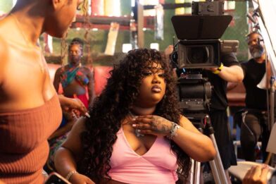 "Dominican-American rapper La Biggie reaches No. 1 on Monitor Latino with “Teteo”" | De Último Minuto English