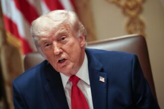 Trump ordered attacks on Iran to push for negotiations on Hormuz and the nuclear program | De Último Minuto English