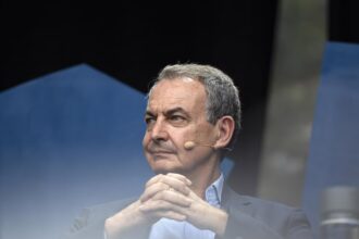 Zapatero asks to clarify the origin of the key mobile phone in the Plus Ultra case | De Último Minuto English