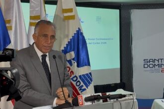 Luis Mejía Oviedo states that Santo Domingo 2026 has already been “sealed in history” following the commemorative postal issue | De Último Minuto English