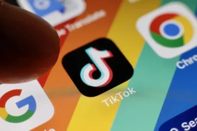 Florida sues TikTok for allowing child accounts and “addictive” content | De Último Minuto English