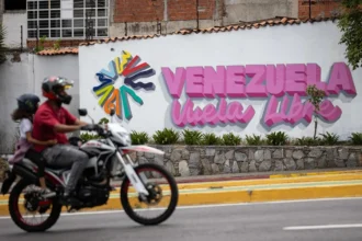 Five months without Maduro, Venezuela is still waiting for economic and political relief | De Último Minuto English