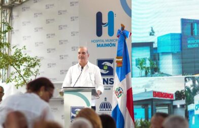 Abinader delivers renovated Maimón hospital | De Último Minuto English
