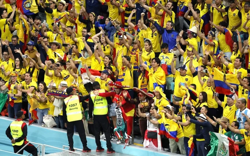 FIFA prohibits fans from bringing water bottles into World Cup stadiums | De Último Minuto English