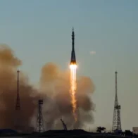 Russia launches the Soyuz MS-29 spacecraft with three crew members on board heading to the Space Station | De Último Minuto English