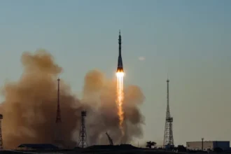 Russia launches the Soyuz MS-29 spacecraft with three crew members on board heading to the Space Station | De Último Minuto English
