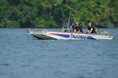 Five die trying to rescue struggling swimmer in Ohio river