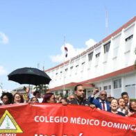 Executive Branch proposes modifying article of the Penal Code challenged by the Medical Association | De Último Minuto English