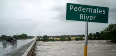 Severe flooding in Texas forces the rescue of dozens of people after intense rains | De Último Minuto English