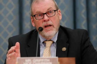 Republican lawmaker defends bill to limit birthright citizenship in Puerto Rico