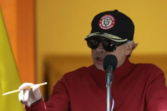 Petro insists on banning the use of military facilities for Abelardo de la Espriella's inauguration | De Último Minuto English