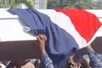 Coffin sparks moments of tension during protest in front of Edenorte in Bonao | De Último Minuto English