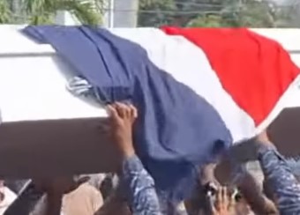 Coffin sparks moments of tension during protest in front of Edenorte in Bonao | De Último Minuto English