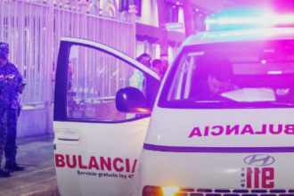 Motorcyclist dies and woman is seriously injured after accident with a semi-truck on John F. Kennedy | De Último Minuto English