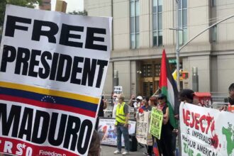 Supporters of Nicolás Maduro gather outside New York courthouse ahead of third hearing
