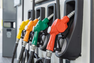 Government lowers LPG by RD$2.00 and regular fuels by RD$3.00 | De Último Minuto English