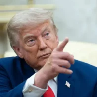 Trump: U.S. would destroy ''a bridge or a power plant" every time Iran attacks a ship | De Último Minuto English