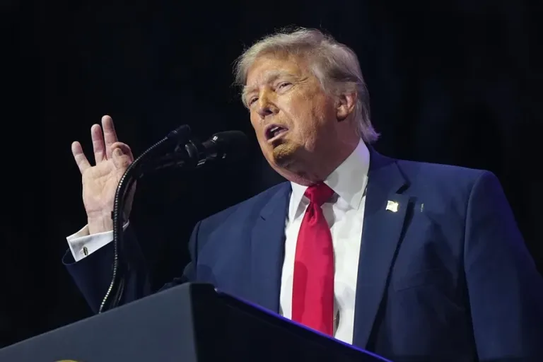 Trump says November elections do not affect him regarding the Iran war | De Último Minuto English