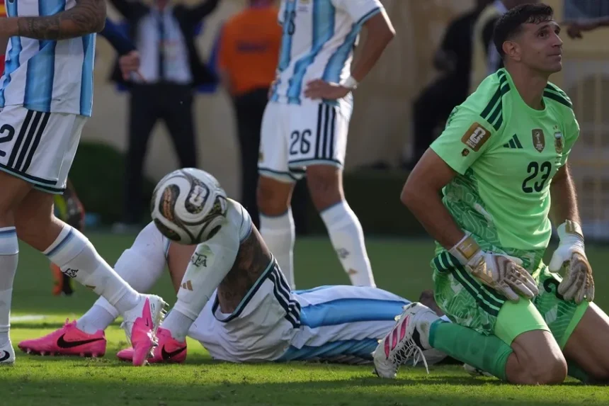 ‘Dibu’ Martínez casts doubt on his continuity with the Argentine national team after the defeat against Spain | De Último Minuto English