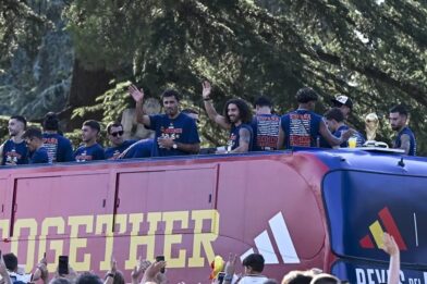 Thousands of fans accompany Spain in the celebration of its second World Cup | De Último Minuto English