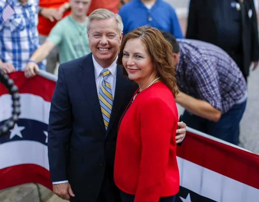 Trump calls for Lindsey Graham's sister to be named interim senator following his death | De Último Minuto English
