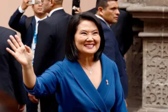 Peru experiences its ninth change of president in ten years with the inauguration of Keiko Fujimori | De Último Minuto English