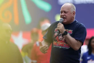 Chavismo will request the lifting of sanctions on Venezuela in dialogue with the opposition sector | De Último Minuto English