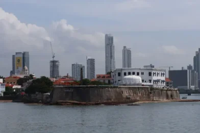 They are restoring the wall that fortified the new Panama City more than 300 years ago | De Último Minuto English