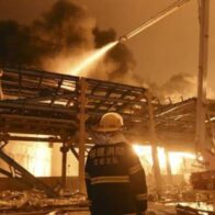 Fire at a footwear factory in southeastern China leaves several trapped and casualties | De Último Minuto English