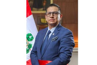 Peruvian Minister of Labor resigns following allegations of document forgery | De Último Minuto English