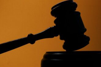17 people charged with extortion in Colombia, including five prison guards | De Último Minuto English