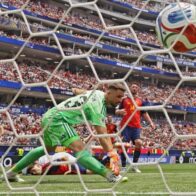 Unai Simón breaks world record for unbeaten streak despite conceding a goal against Belgium | De Último Minuto English
