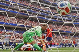 Unai Simón breaks world record for unbeaten streak despite conceding a goal against Belgium | De Último Minuto English