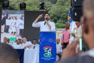Senator Gustavo Lara highlights the ecotourism potential of Los Cacaos during its centenary celebration | De Último Minuto English