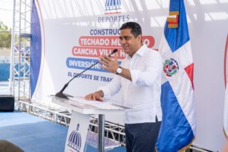 Kelvin Cruz and Eduardo Familia lead the groundbreaking ceremony for the multipurpose roofed facility in Villa Hermosa with an investment of nearly RD$32 million | De Último Minuto English