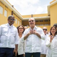 Abinader highlights Samaná's transformation with Arroyo Barril port, road works, land titling, and hospital | De Último Minuto English