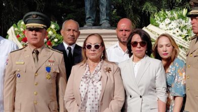 Santiago Governor calls for strengthening patriotic values in tribute to Duarte | De Último Minuto English