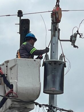 Edeeste strengthens electrical service in Yamasá with new networks and transformer | De Último Minuto English