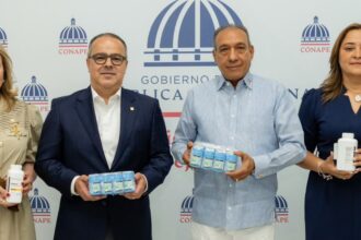Sanar una Nación delivers food and medicine to CONAPE | De Último Minuto English