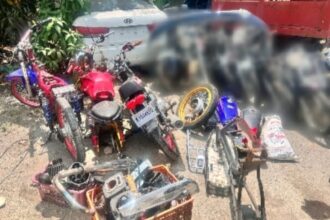 Police seize two weapons and recover motorcycles in Moca; they are searching for an alleged suspect involved in a robbery | De Último Minuto English