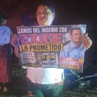 Community members set tires on fire and protest for street paving in West Santiago | De Último Minuto English