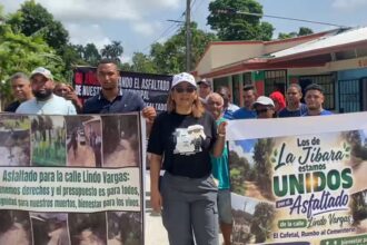 Residents of La Jíbara march to demand asphalt, sidewalks, and curbs after more than 60 years of waiting | De Último Minuto English