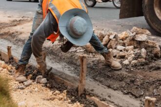Las Terrenas City Hall clarifies suspension of tender for sidewalks and curbs | De Último Minuto English