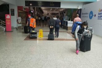 Roof leak at AILA causes discomfort to passengers during rains | De Último Minuto English