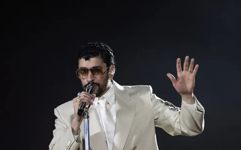 Bad Bunny's ex-girlfriend gets a favorable ruling in a lawsuit over the use of her voice | De Último Minuto English