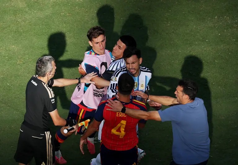 Argentina faces $100,000 in fines after incidents in 2026 World Cup final | De Último Minuto English