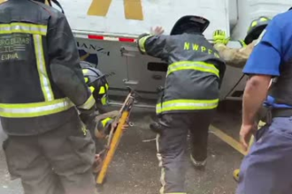 Accident in Jarabacoa: armored truck overturns and security guard is trapped | De Último Minuto English